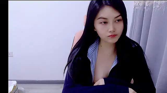 Snapshot of Little-sweet chatting on November 2025 12:49:02 PM Little-sweet online show from November 2025 12:49:02 PM