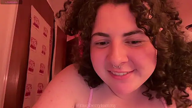 Snapshot of RaspberryTommyFTM chatting on September 2025 03:43:01 AM RaspberryTommyFTM online show from September 2025 03:43:01 AM