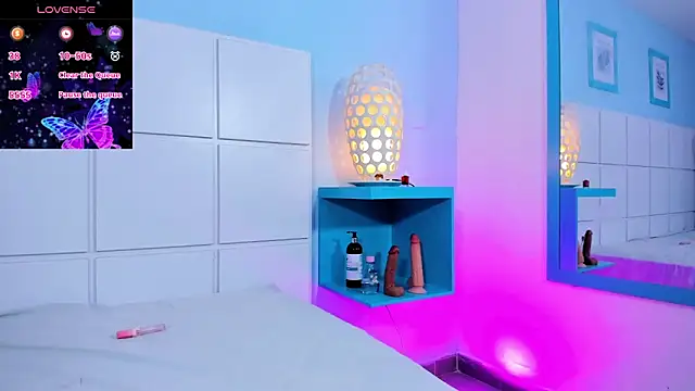 LaraSpark online show from February 2025 03:53:01 PM