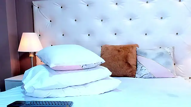 Violet Grace online show from March 2025 03:48:02 PM