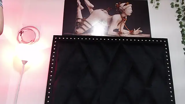 Naia x online show from January 2025 11:13:01 PM