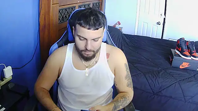 MasterKvn online show from February 2025 06:40:02 PM