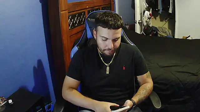 MasterKvn online show from October 2025 04:35:02 AM