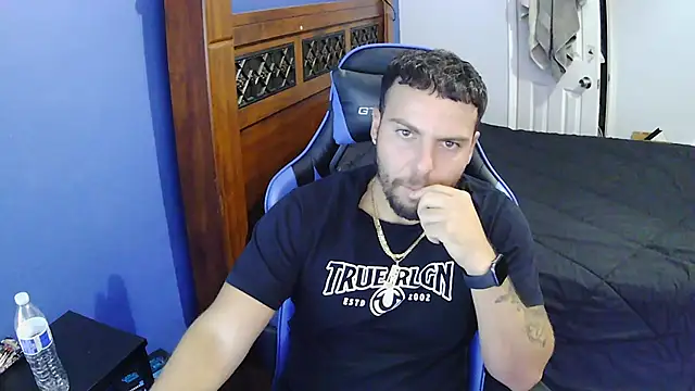 MasterKvn online show from November 2025 07:57:02 PM