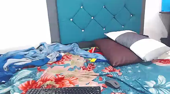 Snapshot of jaycolinss chatting on February 2025 06:48:01 PM jaycolinss online show from February 2025 06:48:01 PM