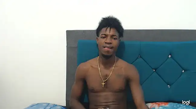 Snapshot of jaycolinss chatting on March 2025 07:14:01 PM jaycolinss online show from March 2025 07:14:01 PM