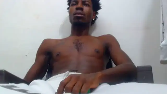 Snapshot of jaycolinss chatting on October 2025 04:14:02 PM jaycolinss online show from October 2025 04:14:02 PM