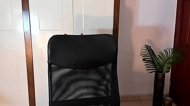 conielaurenth online show from September 2025 05:21:01 AM