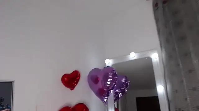 Snapshot of elizabethcooper chatting on February 2025 10:52:02 PM elizabethcooper online show from February 2025 10:52:02 PM