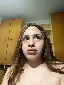 Snapshot of AgnesCampp chatting on February 2025 01:32:02 AM AgnesCampp online show from February 2025 01:32:02 AM