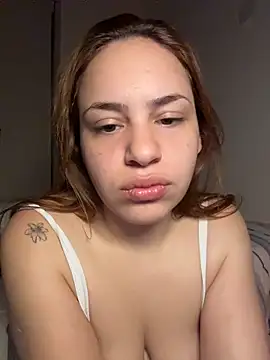 Snapshot of AgnesCampp chatting on October 2025 02:41:01 AM AgnesCampp online show from October 2025 02:41:01 AM