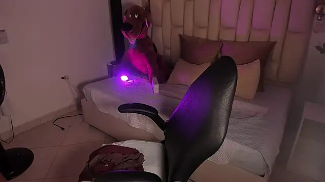 Snapshot of ela_beli chatting on September 2025 04:27:01 AM ela beli online show from September 2025 04:27:01 AM