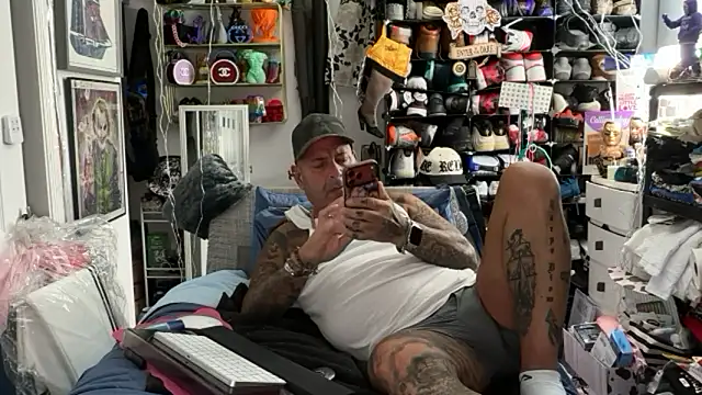 joeytatts66 online show from March 2026 01:53:02 AM