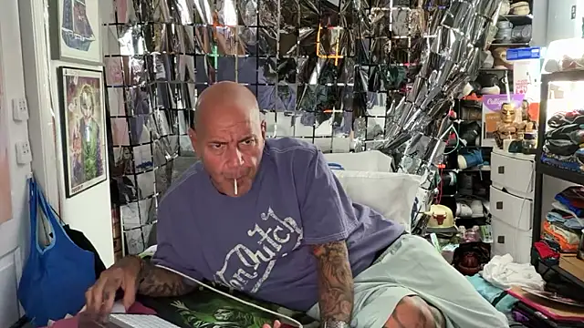 joeytatts66 online show from May 2026 01:44:01 AM