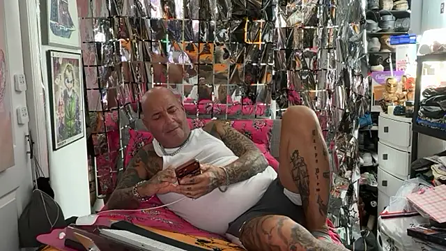 Snapshot of joeytatts66 chatting on May 2026 01:23:02 AM joeytatts66 online show from May 2026 01:23:02 AM