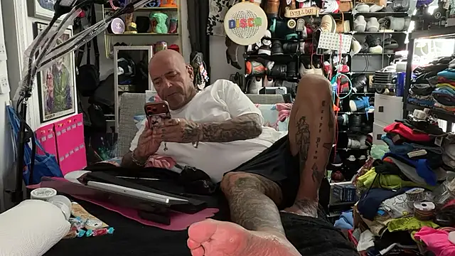 Snapshot of joeytatts66 chatting on June 2026 02:47:01 AM joeytatts66 online show from June 2026 02:47:01 AM