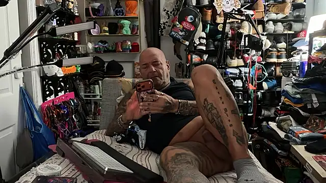 Snapshot of joeytatts66 chatting on June 2026 01:37:01 AM joeytatts66 online show from June 2026 01:37:01 AM