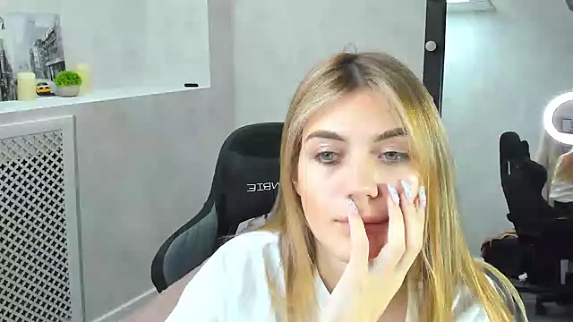 Cherry Price online show from December 2024 03:18:02 AM