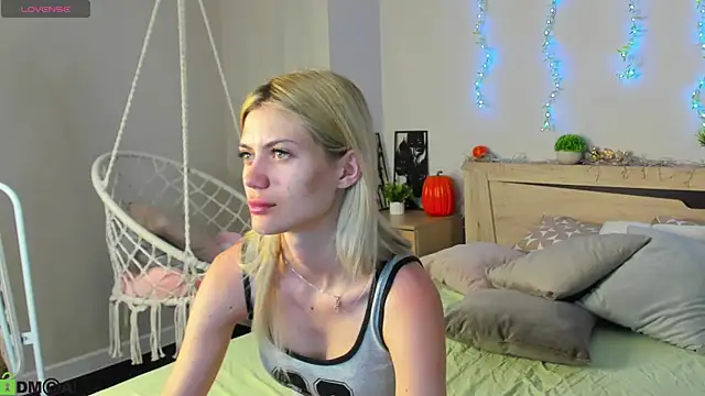 Snapshot of Cherry_Price chatting on June 2026 11:07:01 PM Cherry Price online show from June 2026 11:07:01 PM