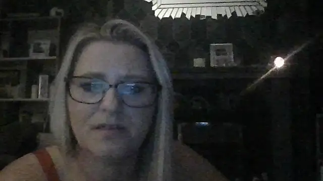 Snapshot of SweetXCandyX chatting on October 2025 08:26:01 PM SweetXCandyX online show from October 2025 08:26:01 PM