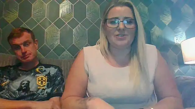 Snapshot of SweetXCandyX chatting on November 2025 08:29:02 PM SweetXCandyX online show from November 2025 08:29:02 PM