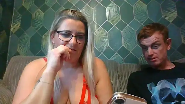 Snapshot of SweetXCandyX chatting on December 2025 06:49:01 PM SweetXCandyX online show from December 2025 06:49:01 PM