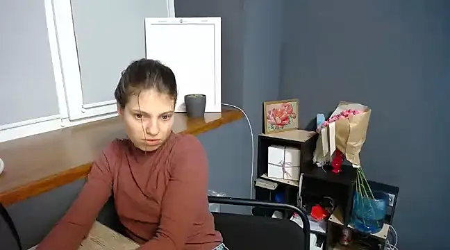 Snapshot of felicity_gold chatting on February 2025 08:00:02 AM felicity gold online show from February 2025 08:00:02 AM