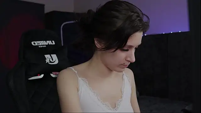 Snapshot of Kathleen_Meow chatting on December 2024 09:23:01 AM Kathleen Meow online show from December 2024 09:23:01 AM