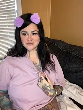 Snapshot of TexasTattooedHouseWife chatting on February 2025 03:52:01 PM TexasTattooedHouseWife online show from February 2025 03:52:01 PM