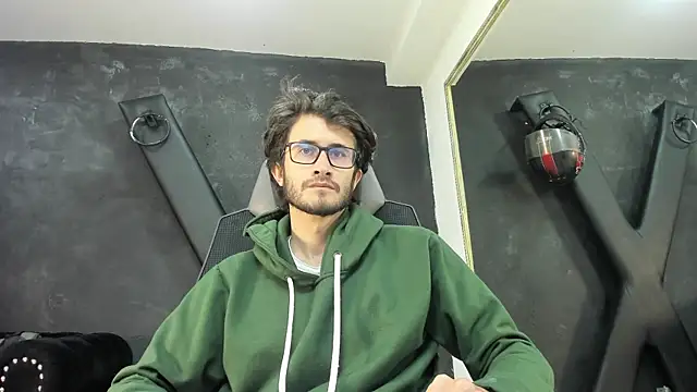 Loggan donnelly online show from October 2025 08:08:02 PM