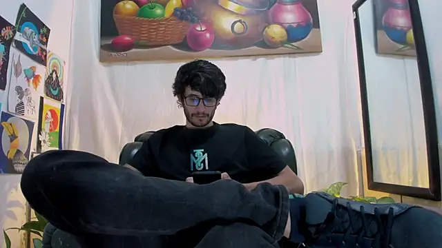 Loggan donnelly online show from April 2026 11:18:01 PM