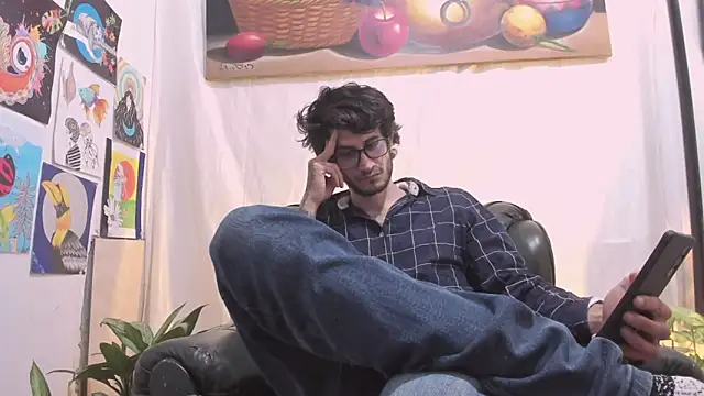 Loggan donnelly online show from April 2026 07:31:01 PM