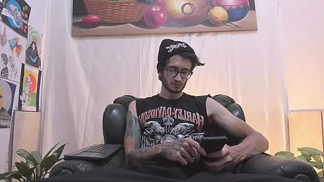 Loggan donnelly online show from May 2026 10:59:02 PM