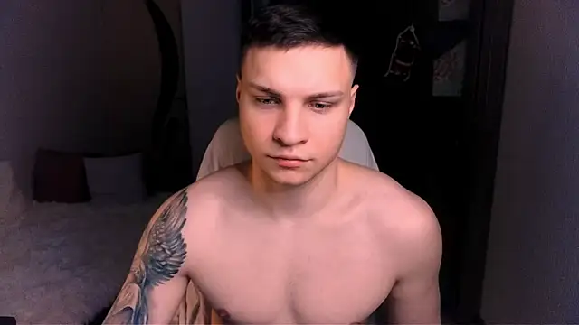 handsome guy01 online show from December 2024 09:43:01 PM