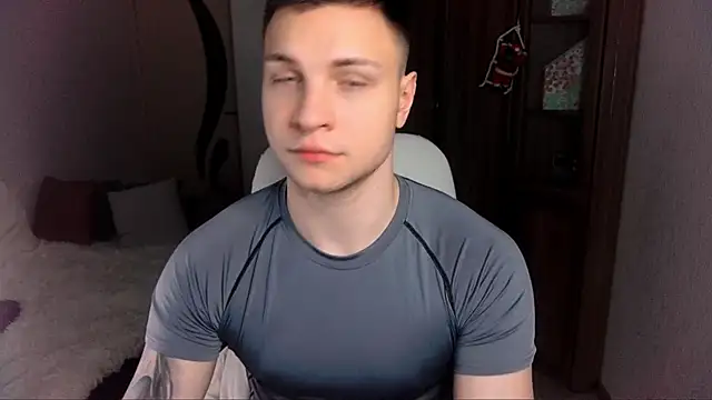 handsome guy01 online show from December 2024 11:37:02 PM