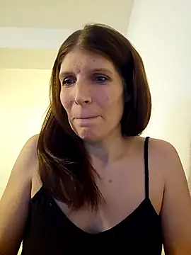 Snapshot of Lenchen_ chatting on February 2026 10:17:02 PM Lenchen online show from February 2026 10:17:02 PM