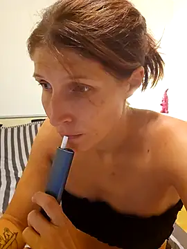 Snapshot of Lenchen_ chatting on June 2026 07:31:02 PM Lenchen online show from June 2026 07:31:02 PM