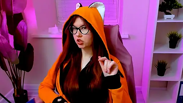 CarolGiggly online show from May 2026 12:57:01 PM