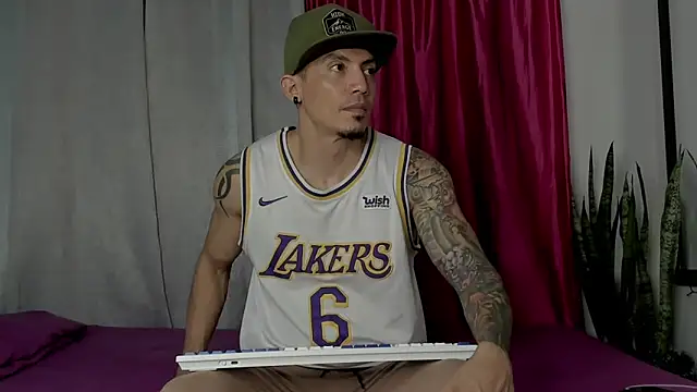 Alex motta online show from December 2024 08:25:02 PM