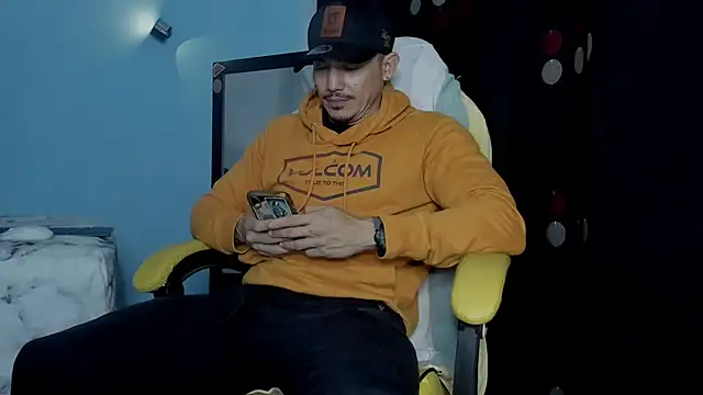 Alex motta online show from October 2025 04:05:02 AM