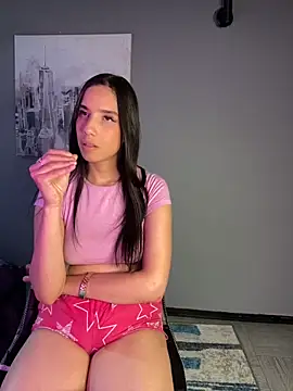 Snapshot of Praga_Pink chatting on December 2024 01:32:02 AM Praga Pink online show from December 2024 01:32:02 AM