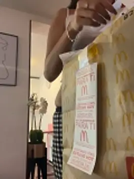 Praga Pink online show from May 2026 01:10:01 AM
