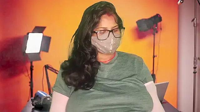 Snapshot of mamoni91 chatting on November 2025 03:28:01 AM mamoni91 online show from November 2025 03:28:01 AM