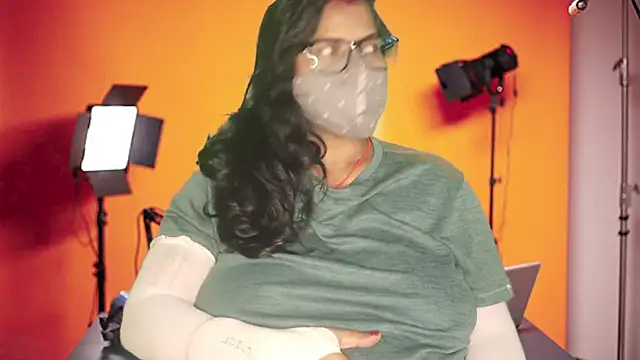 Snapshot of mamoni91 chatting on November 2025 03:29:02 AM mamoni91 online show from November 2025 03:29:02 AM