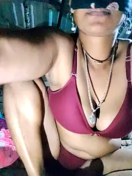 Snapshot of Hotty-dola chatting on December 2024 01:49:02 PM Hotty-dola online show from December 2024 01:49:02 PM