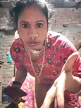 Snapshot of Hotty-dola chatting on December 2024 04:10:01 PM Hotty-dola online show from December 2024 04:10:01 PM