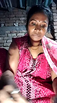 Snapshot of Hotty-dola chatting on January 2025 05:18:01 PM Hotty-dola online show from January 2025 05:18:01 PM