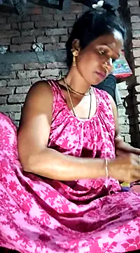 Snapshot of Hotty-dola chatting on February 2025 03:45:01 AM Hotty-dola online show from February 2025 03:45:01 AM