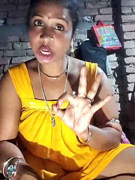 Snapshot of Hotty-dola chatting on February 2025 03:52:02 PM Hotty-dola online show from February 2025 03:52:02 PM