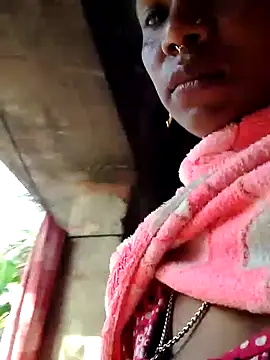 Snapshot of Hotty-dola chatting on February 2025 02:28:01 AM Hotty-dola online show from February 2025 02:28:01 AM